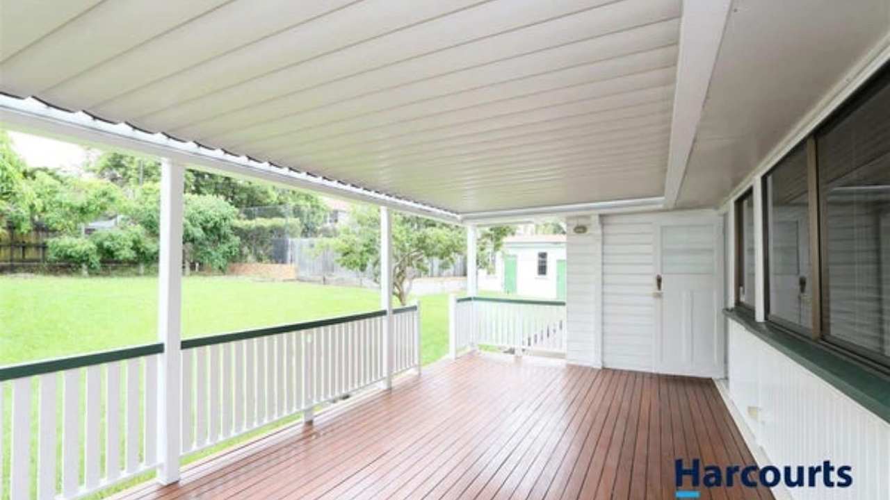 Unfurnished room with own bathroom