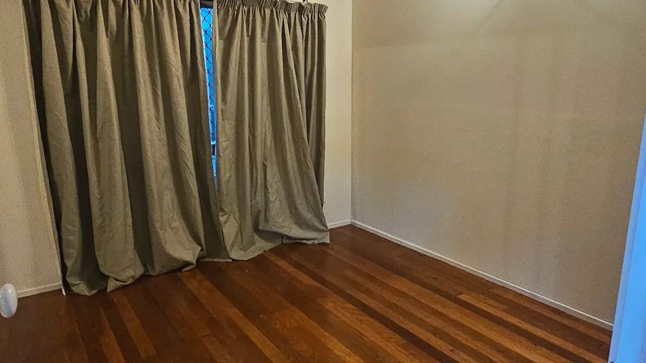 Room in a share house