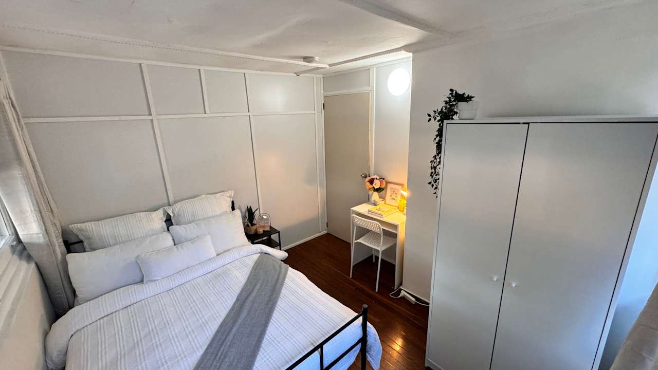 Furnished room in a flatshare