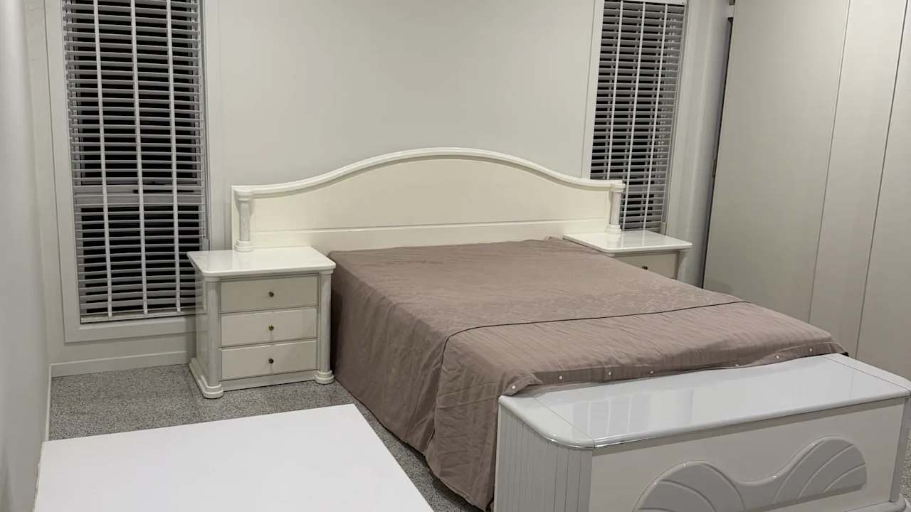 Furnished room with ensuite in a flatshare