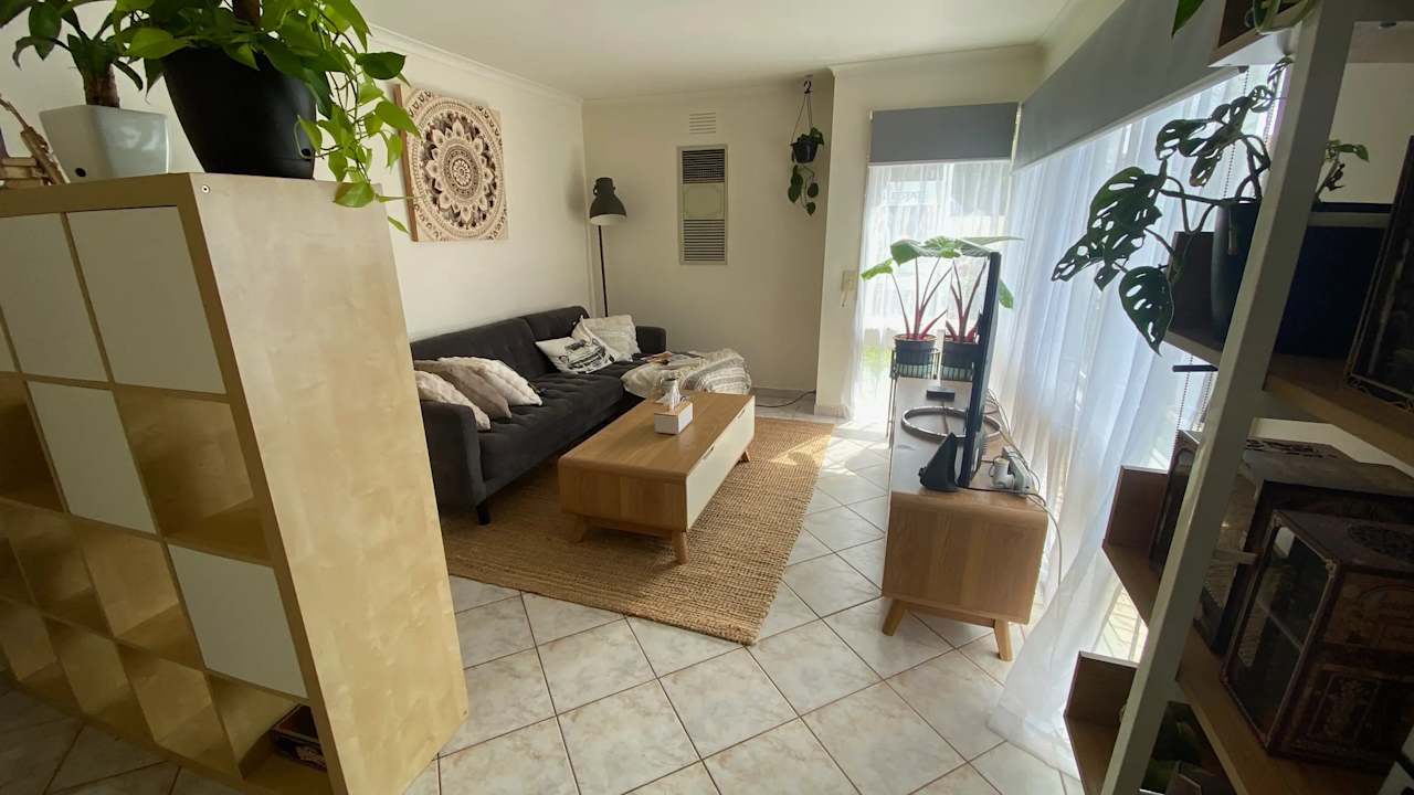 Room in a share house
