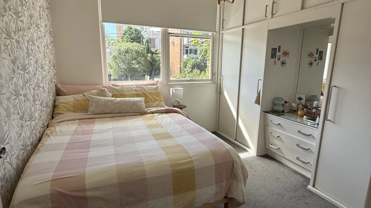 Furnished room in a flatshare