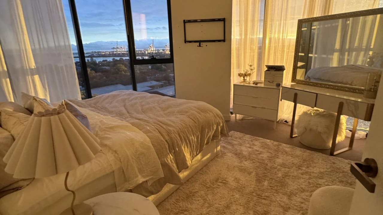 Furnished room with own bathroom