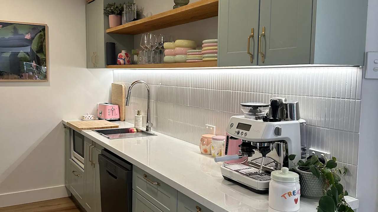 Unfurnished room in a flatshare