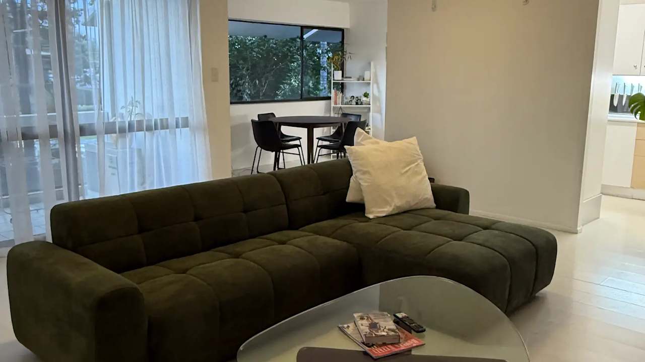 Furnished room in a flatshare