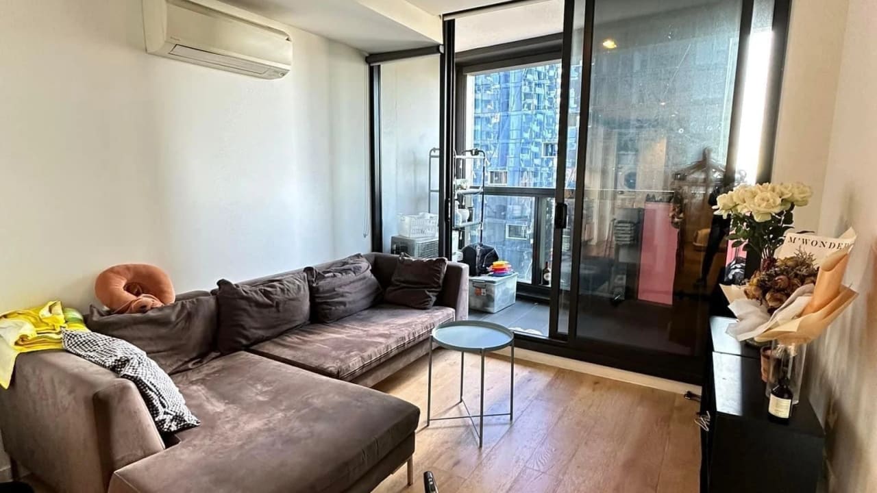 Furnished room in a flatshare