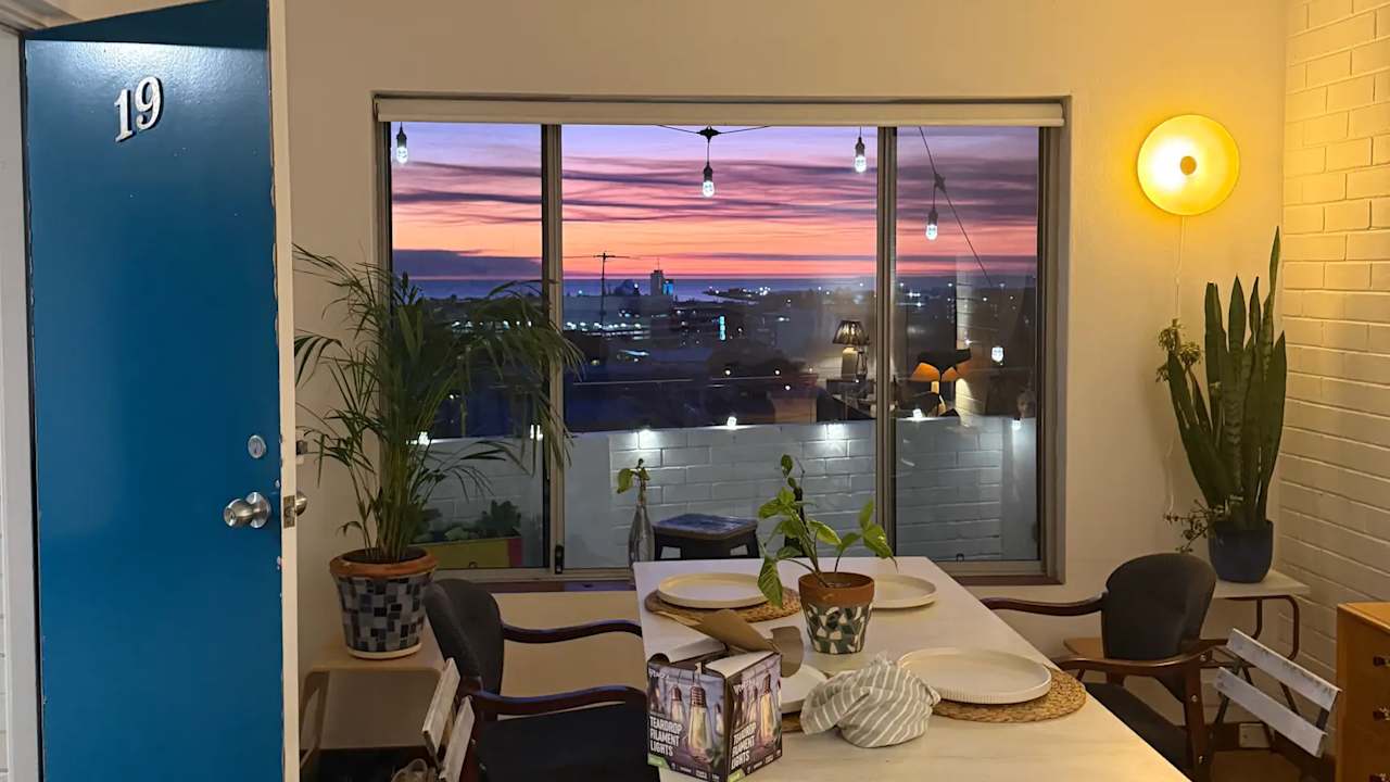 Furnished room in a flatshare