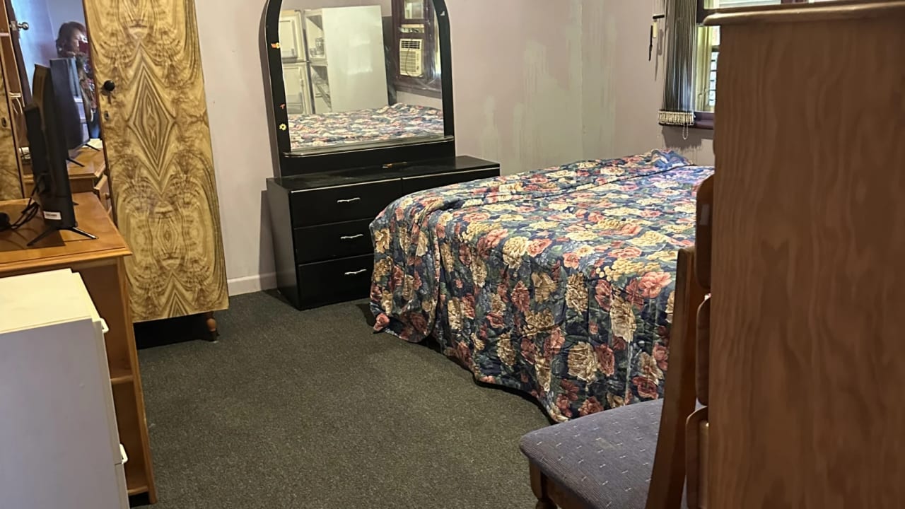 Room in a share house