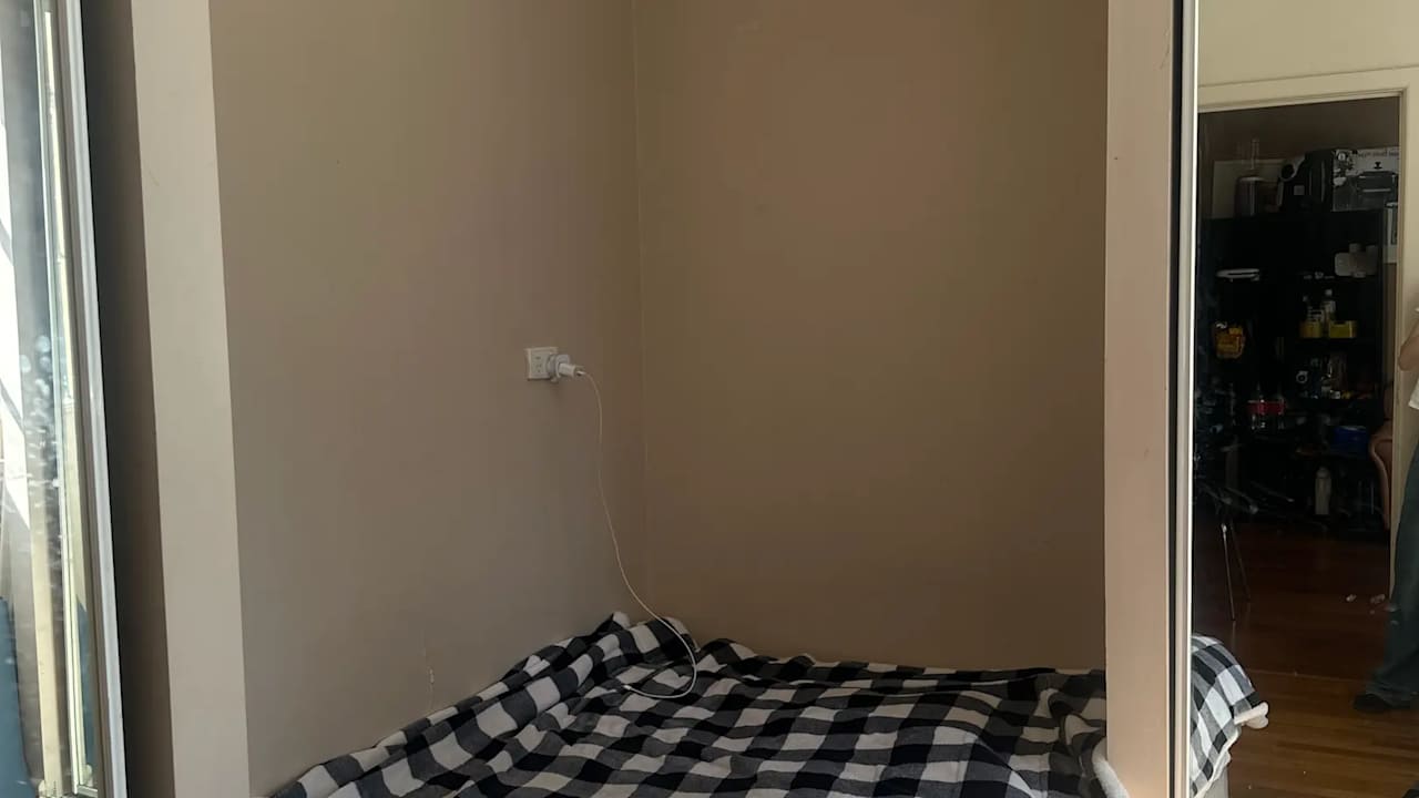 Furnished room in a flatshare