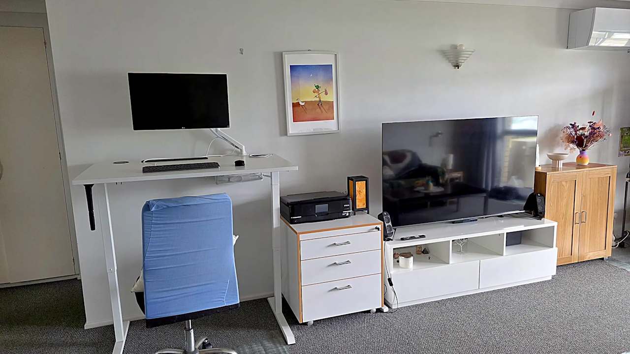 Whole property with 1 room for rent