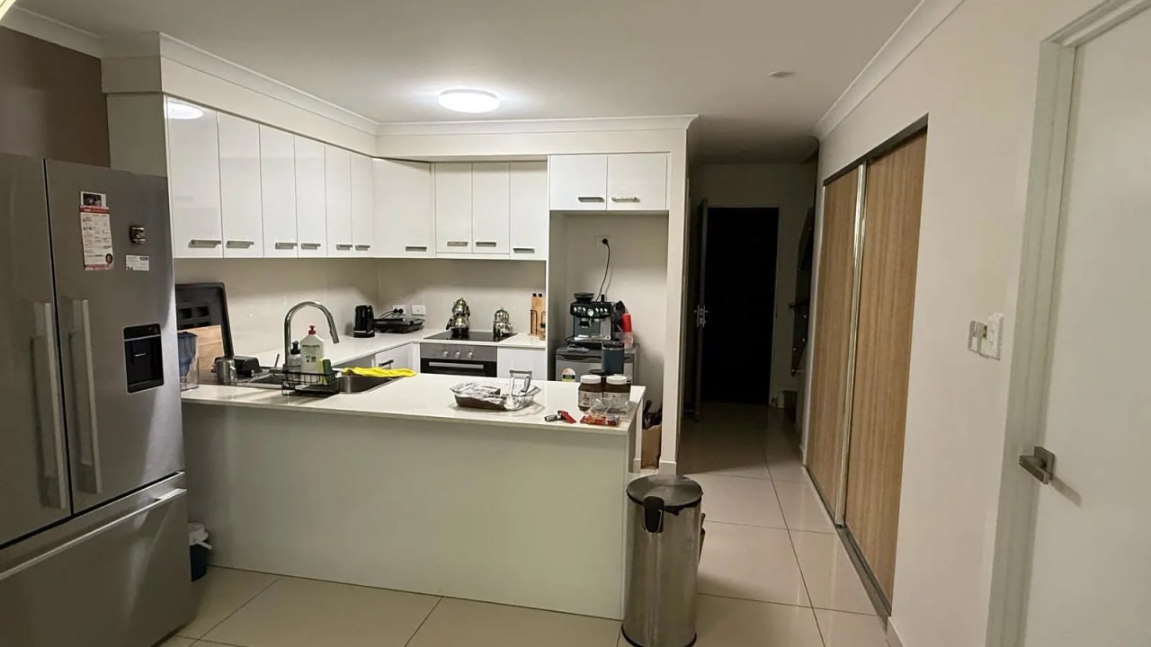 Room in a share house