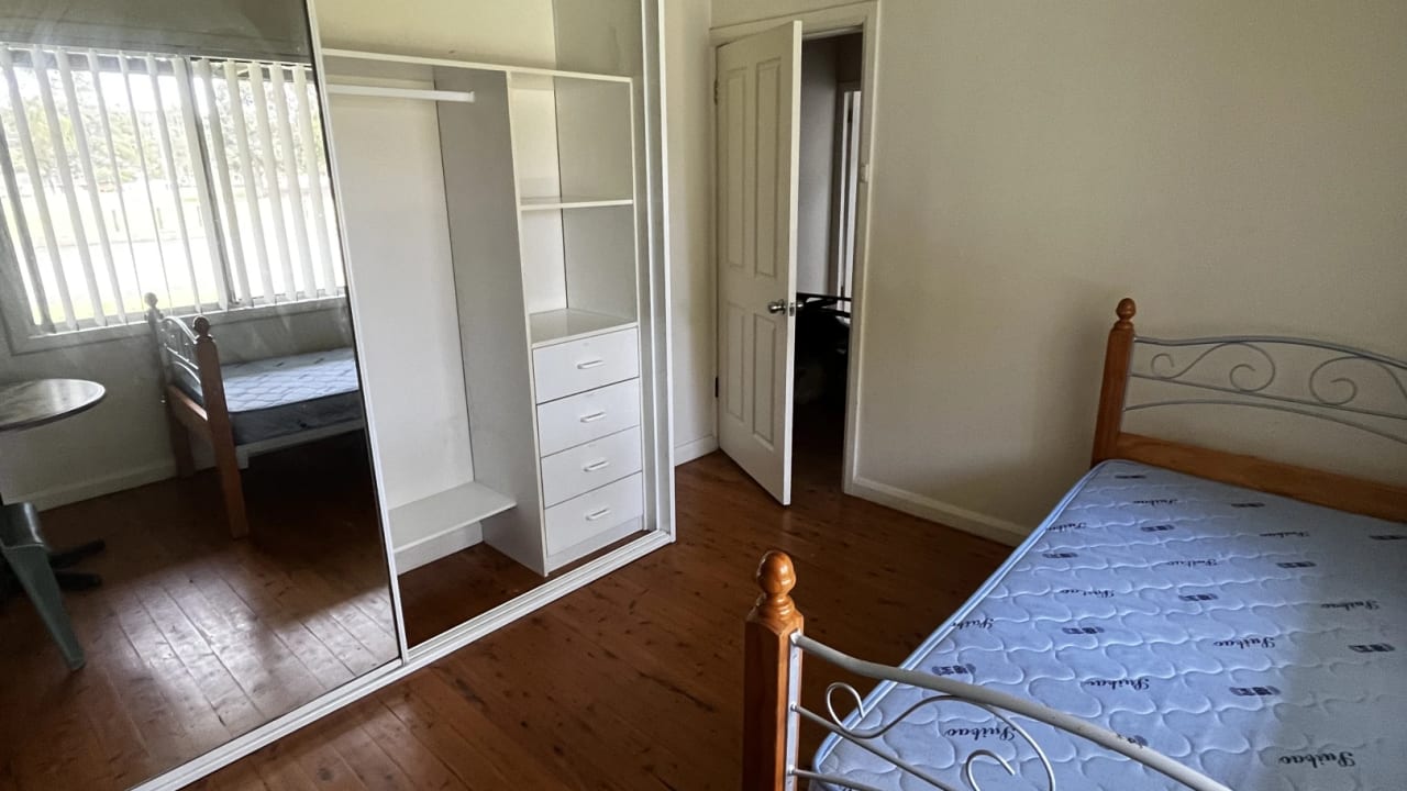 Furnished room in a share house