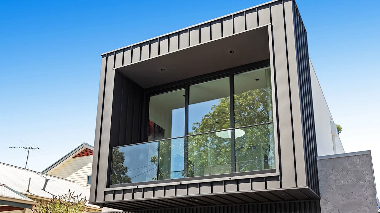 Whole property with 2 rooms for rent