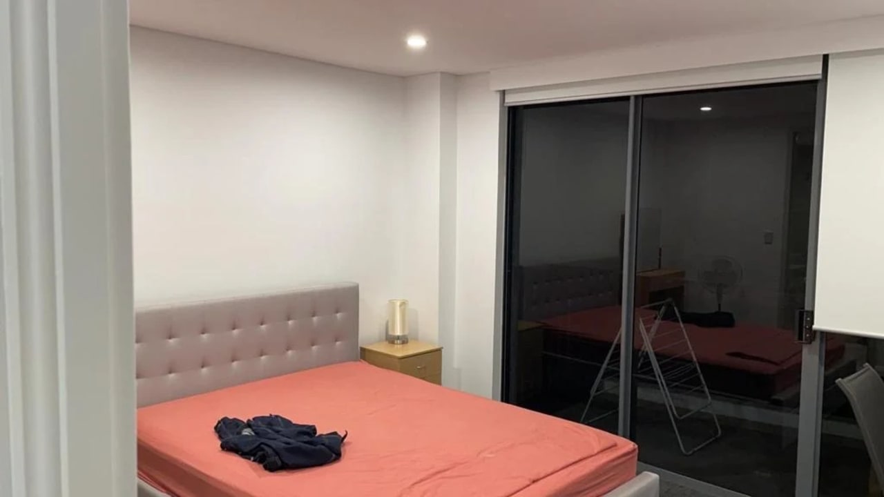 Furnished room with ensuite in a flatshare