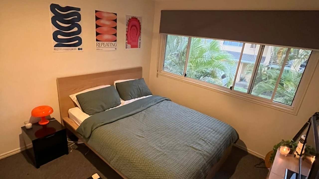 Furnished room in a share house