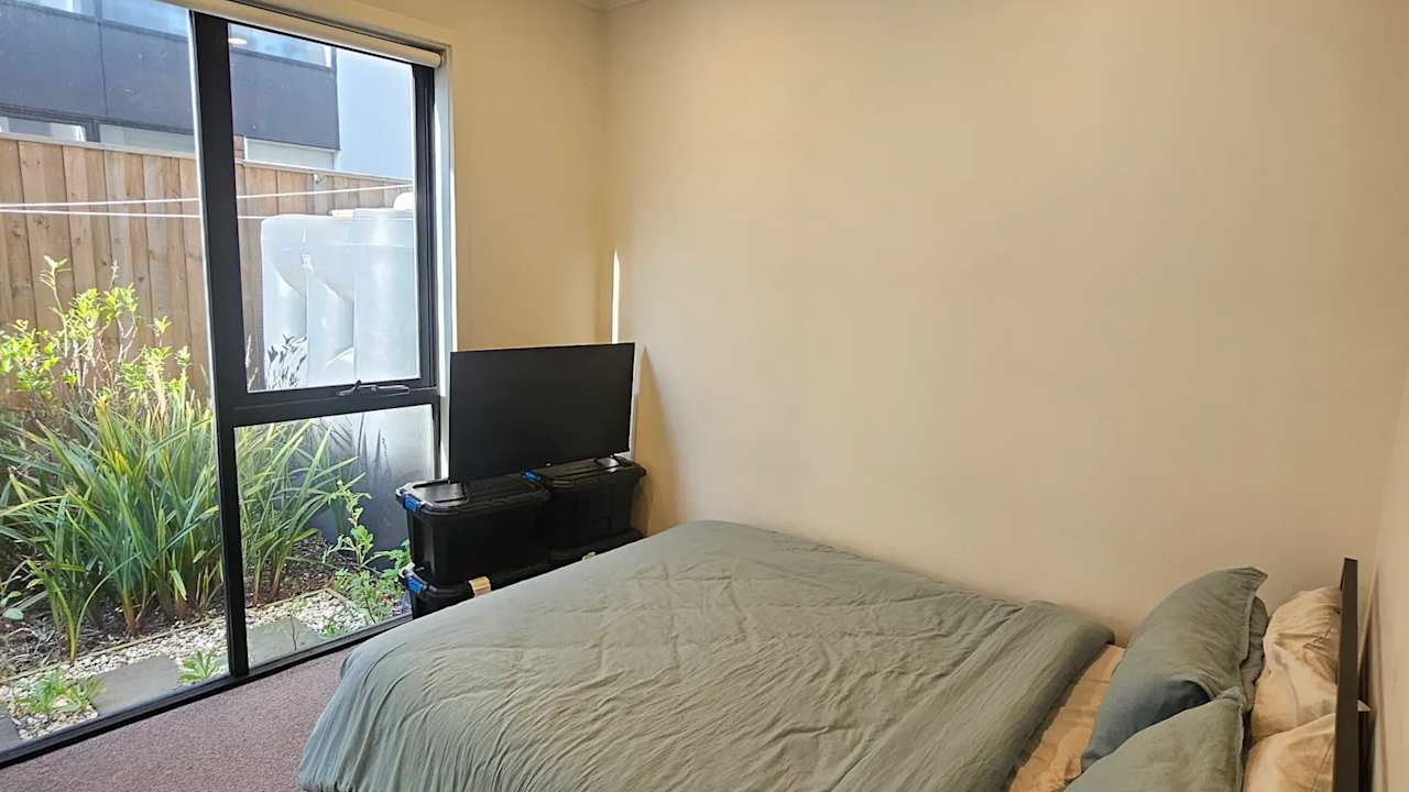 Furnished room with own bathroom