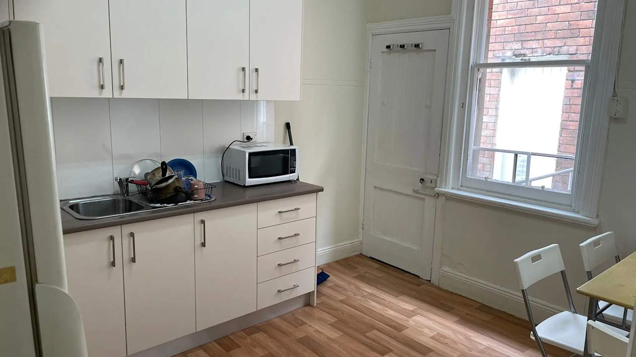 Furnished room in a flatshare