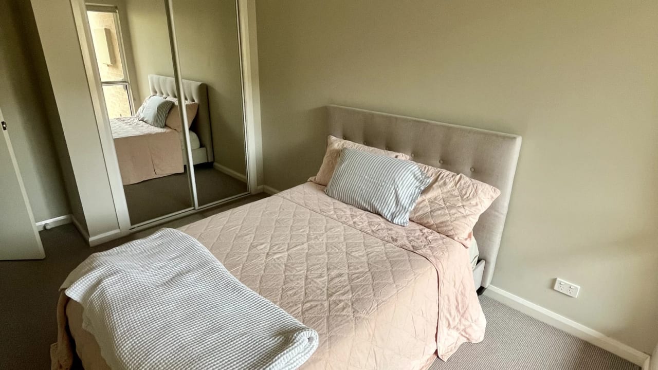 Furnished room in a share house