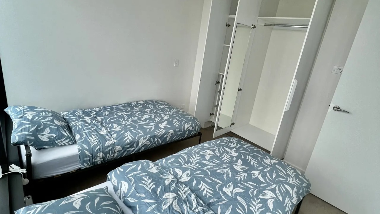 Furnished room in a flatshare