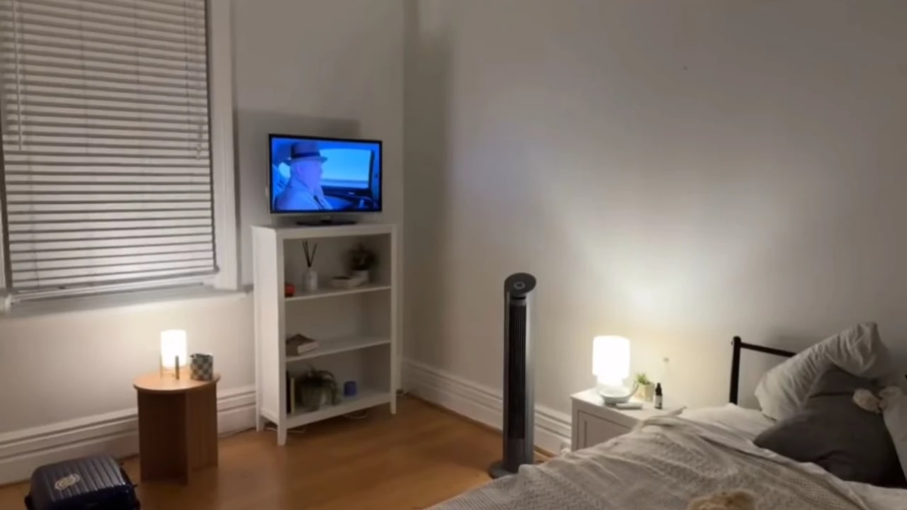 Furnished room in a share house