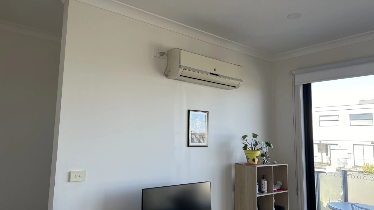Unfurnished room in a share house