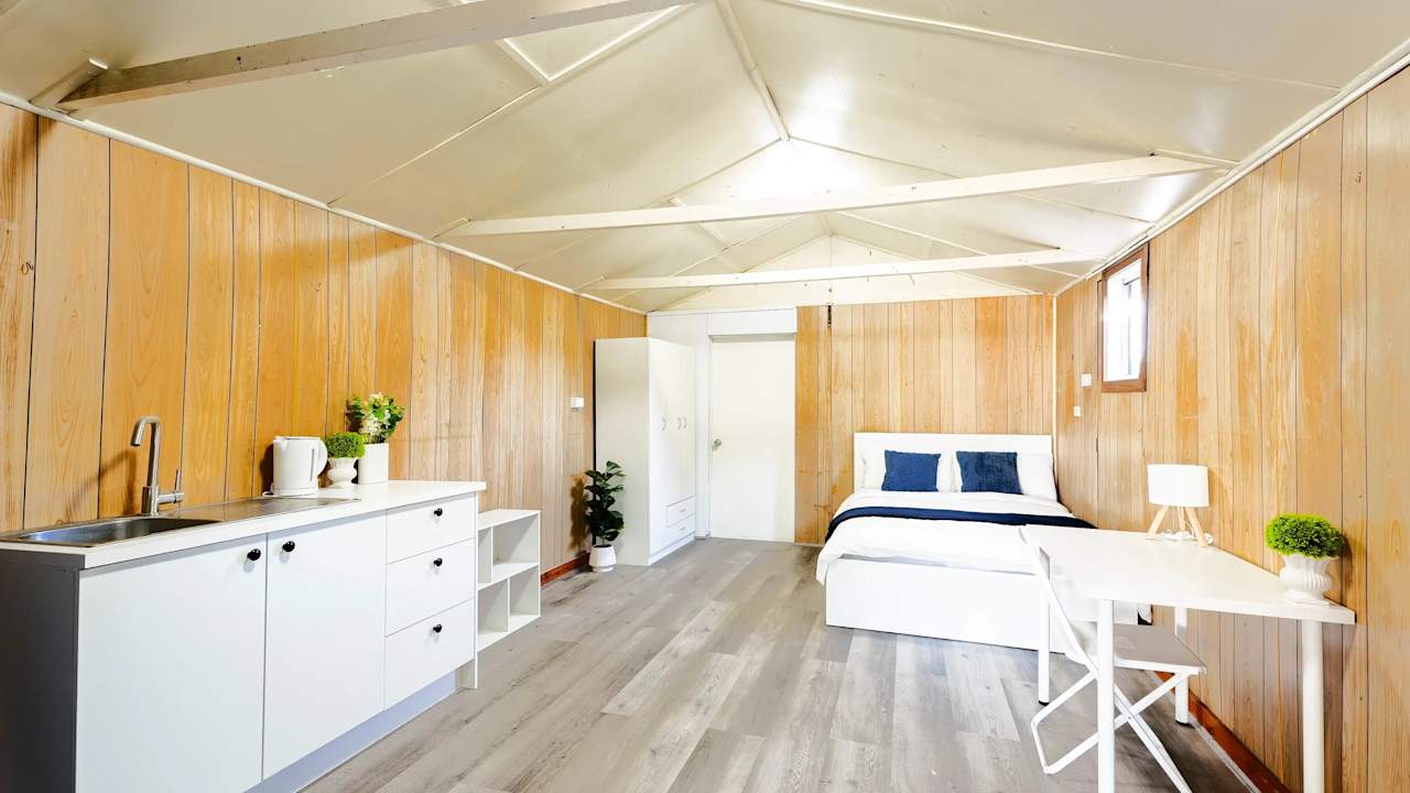 Furnished room studio flat for rent