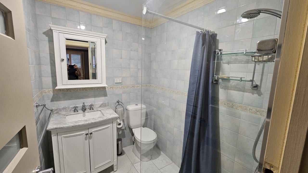 Furnished room in a share house