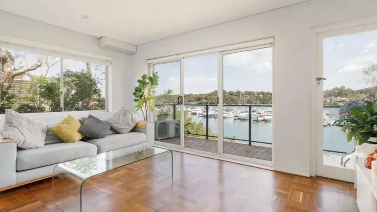 Unfurnished room in a flatshare
