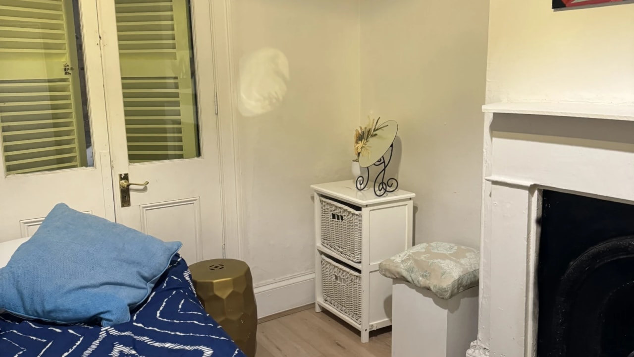 Furnished room in a share house