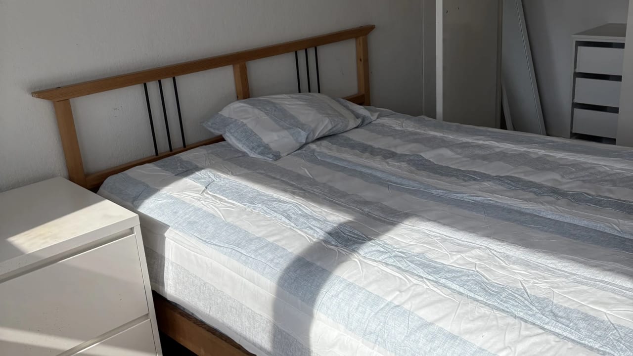 Furnished room in a flatshare