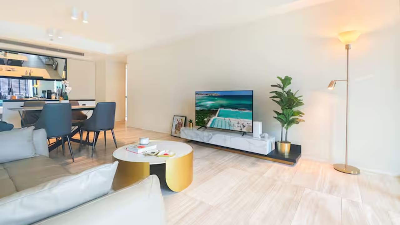 Furnished room with ensuite in a flatshare