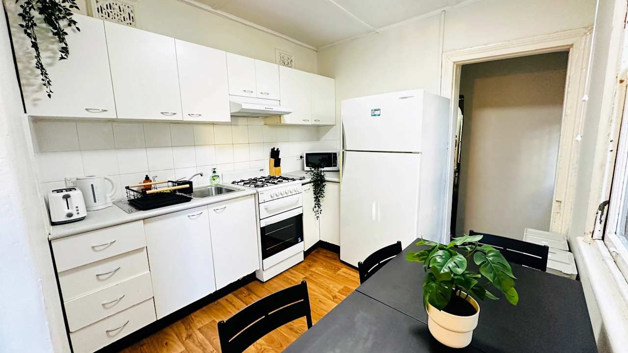 Furnished room in a flatshare