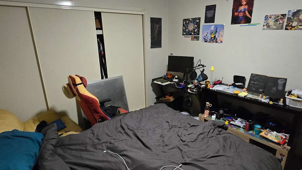 Unfurnished room in a share house