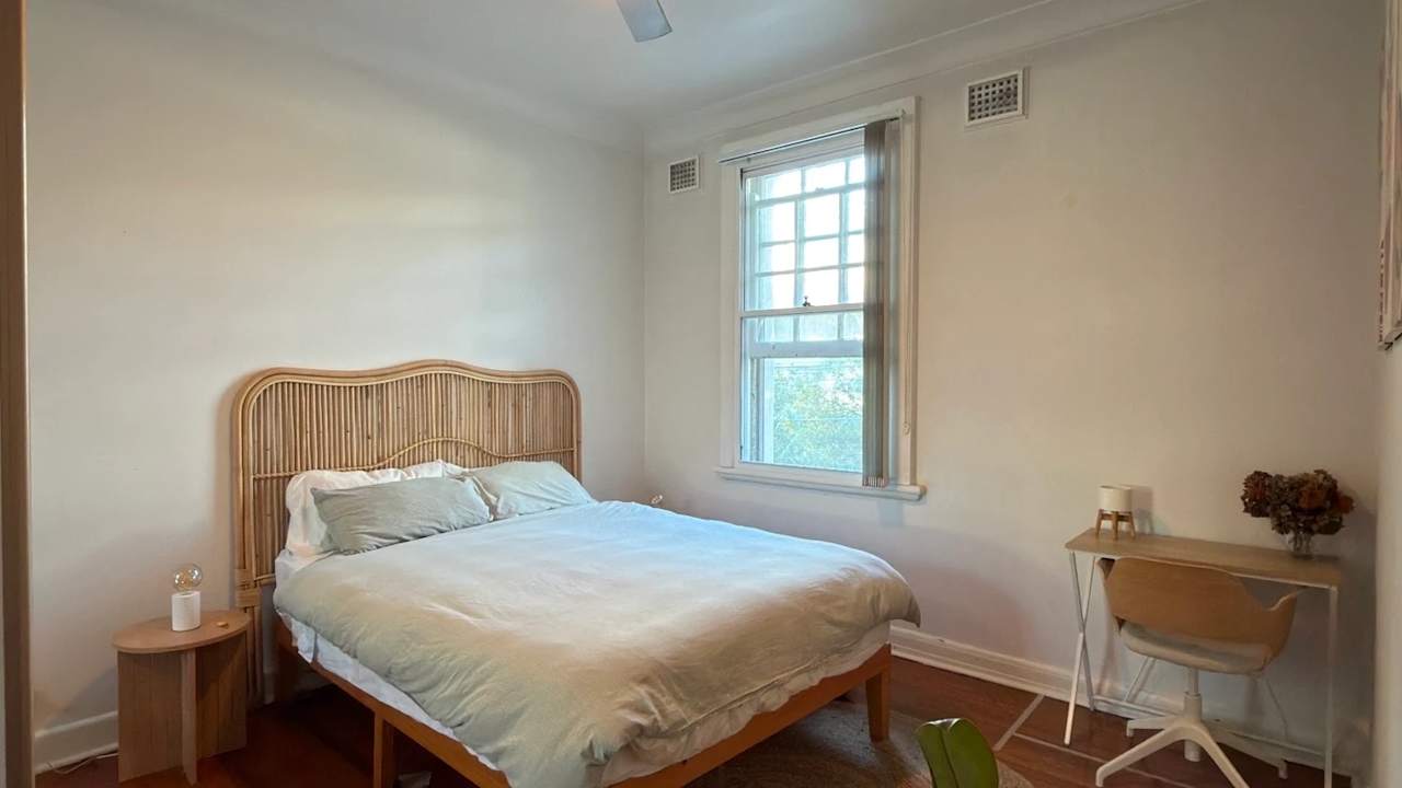 Furnished room in a flatshare