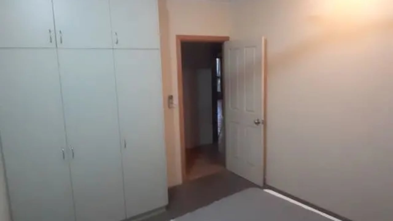 Room in a share house