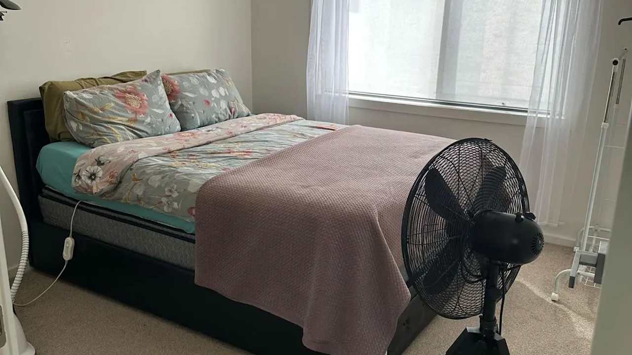 Furnished room with own bathroom