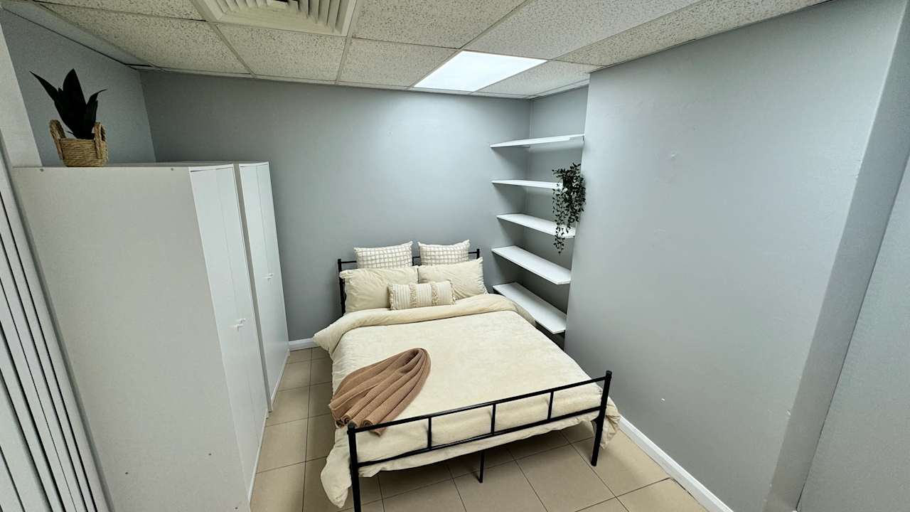 Furnished room in a share house