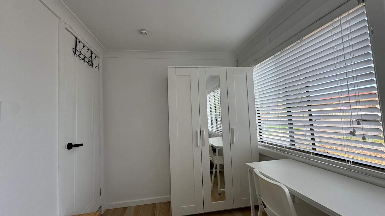 Furnished room in a share house