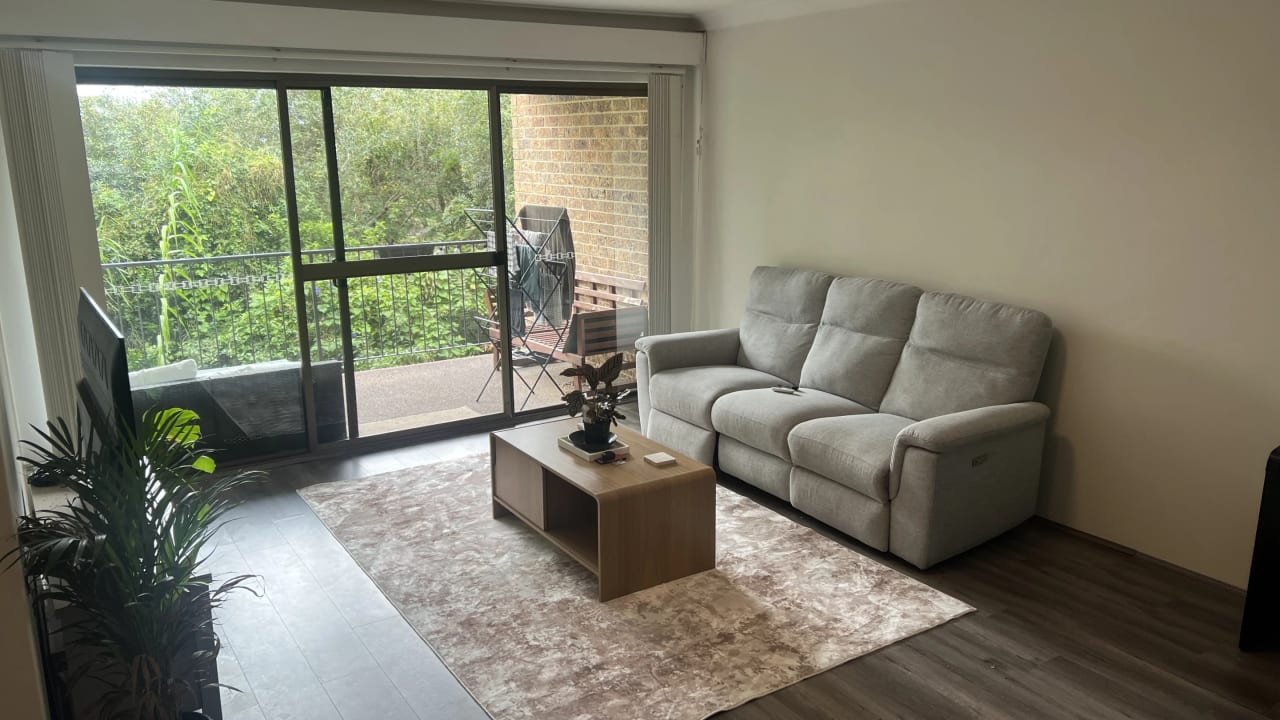 Unfurnished room in a flatshare
