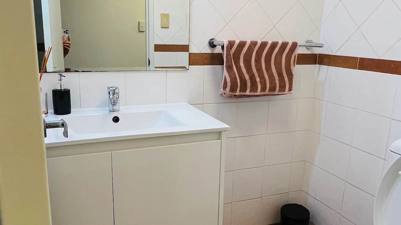Furnished room with own bathroom