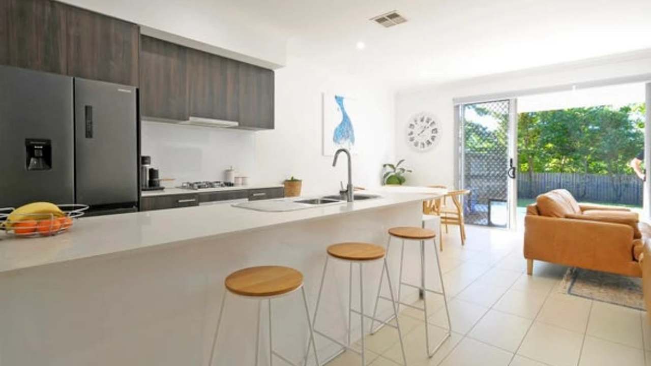 Unfurnished room in a flatshare