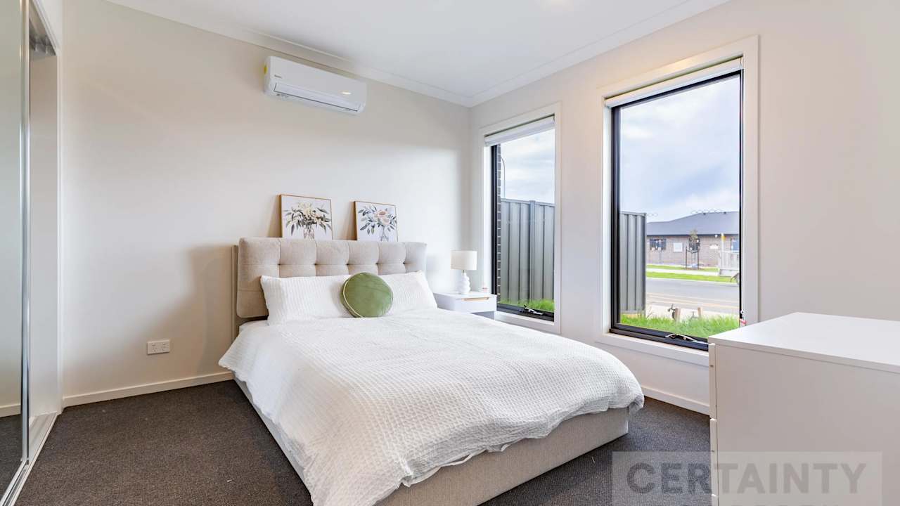 Furnished room with ensuite in a share house