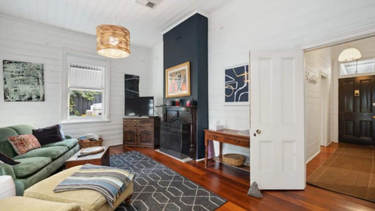 Whole property with 2 rooms for rent