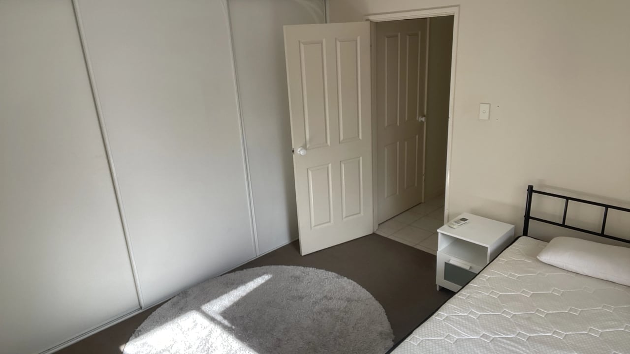 Room in a share house