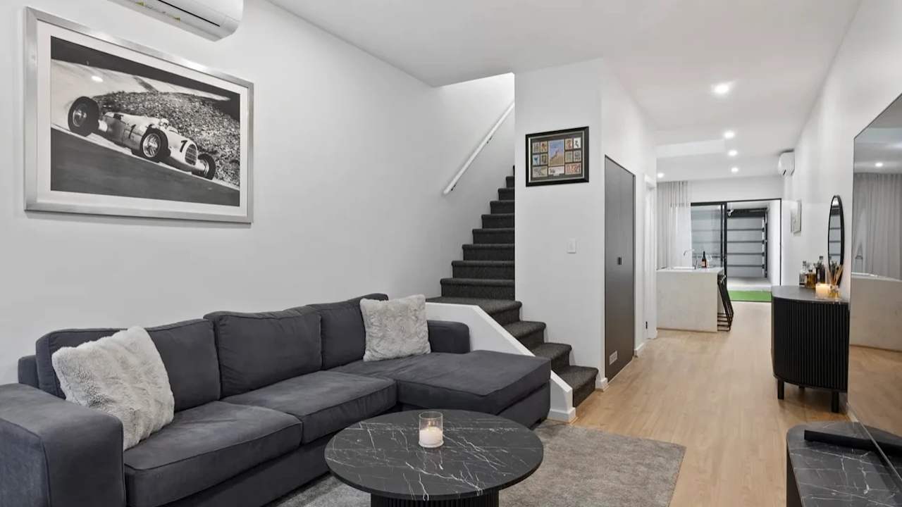 Whole property with 3 rooms for rent