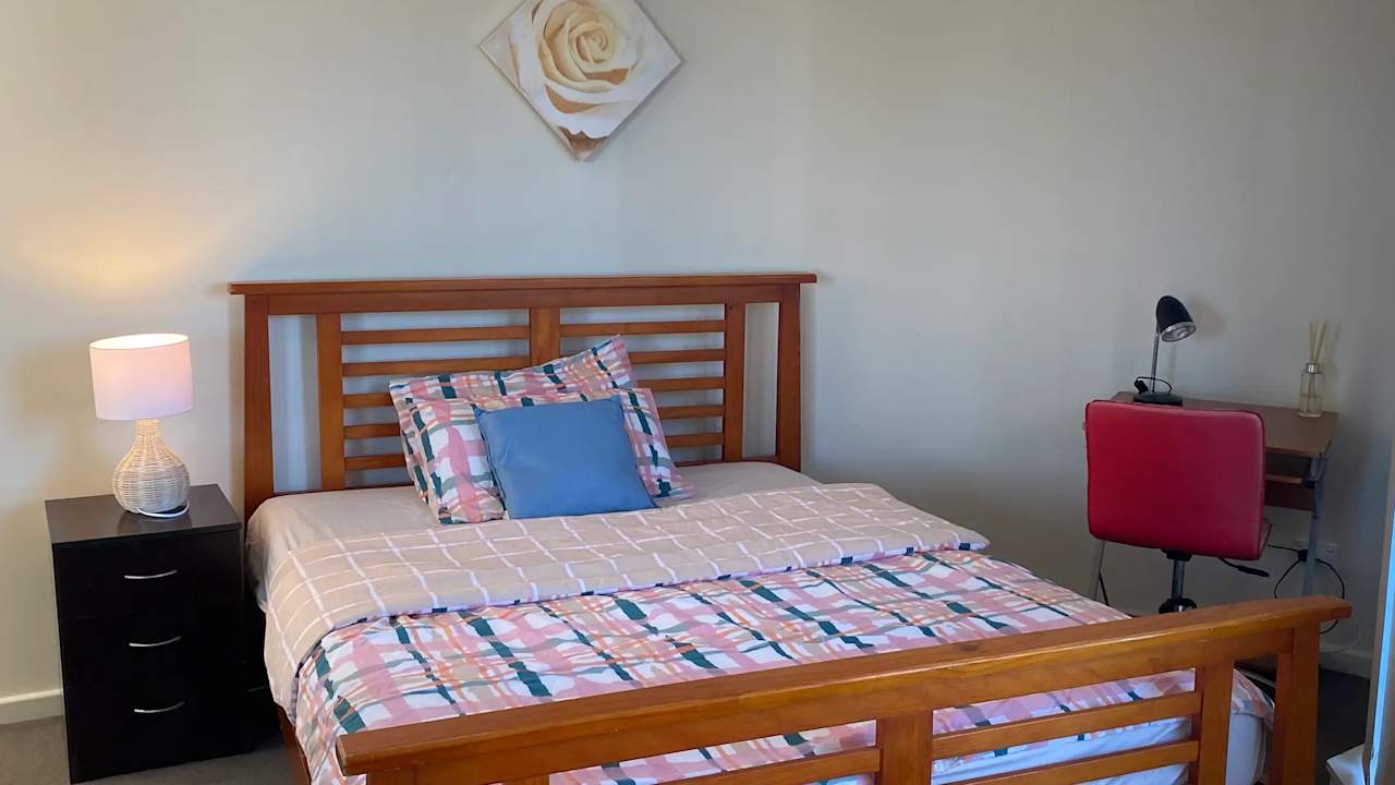 Furnished room with ensuite in a flatshare