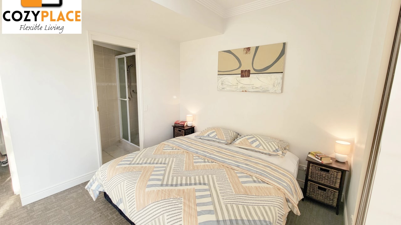 Furnished room with ensuite in a flatshare