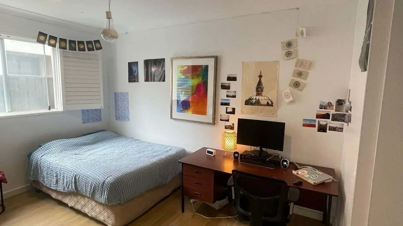Room in a share house