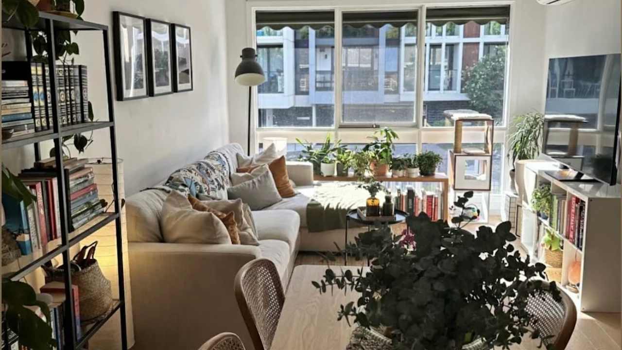 Unfurnished room in a flatshare