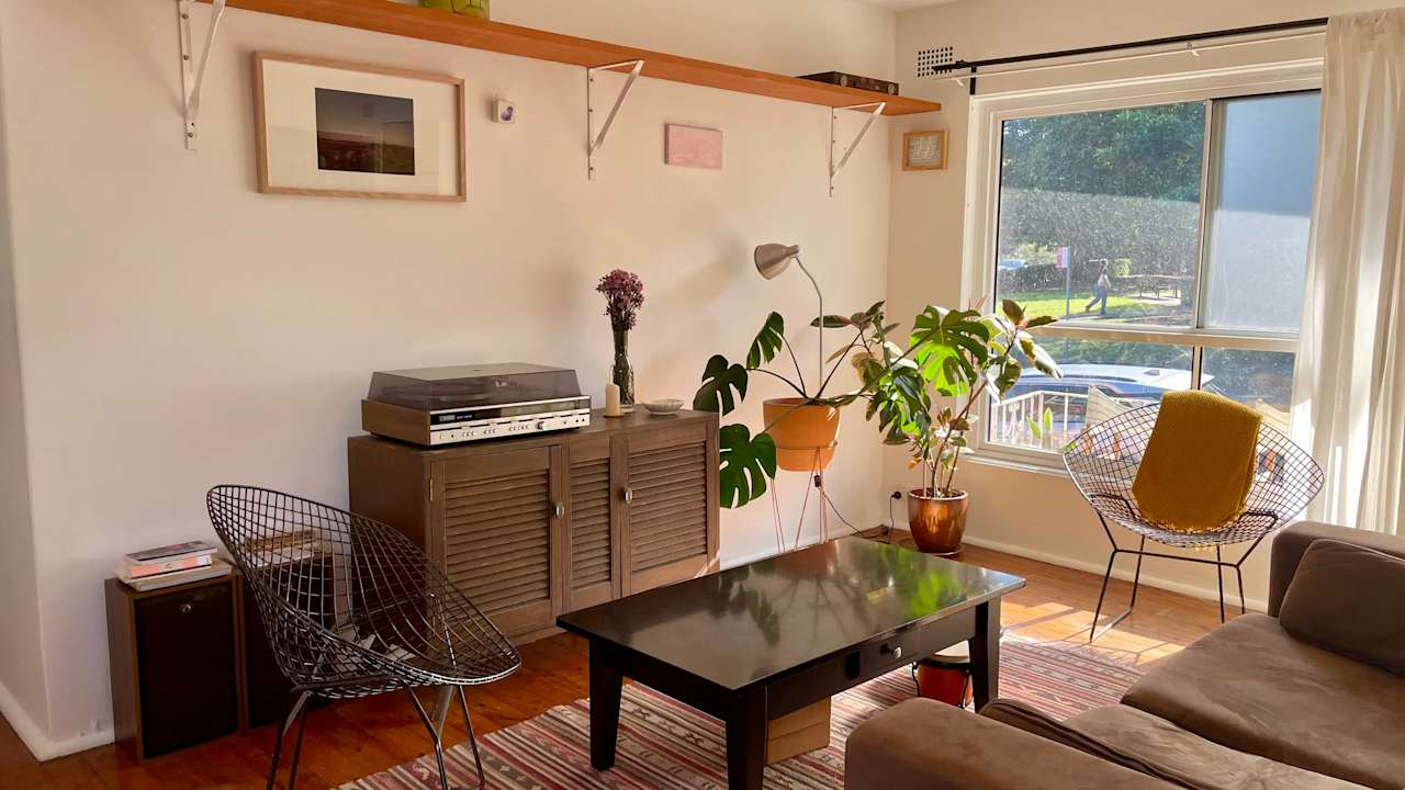 Furnished room in a flatshare